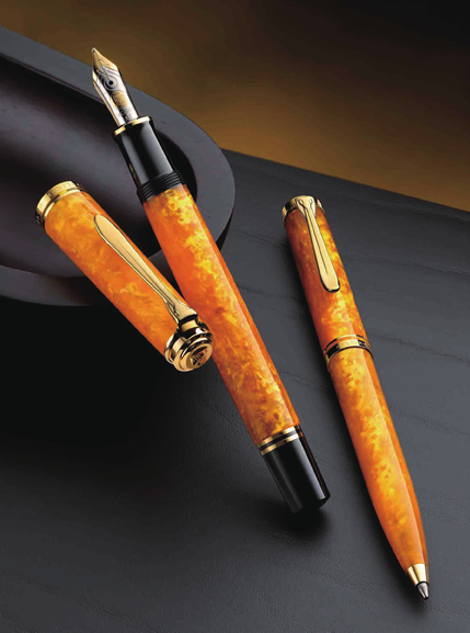 ペリカン Pelikan 特別生産品 M600 ヴァイブラントオレンジ Vibrant Orange 万年筆  左側の万年筆のみ （右ボールペンは別） 